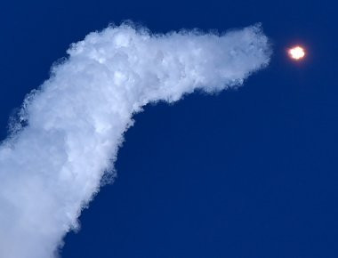 Κλιμακώνεται η ένταση Ιράν και ΗΠΑ - Επιτυχής εκτόξευση του πυραύλου Simorgh (βίντεο)